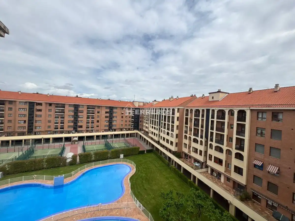Exterior view of Flat for sale in  Logroño  with Heating, Parquet flooring and Terrace