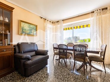 Flat with balcony for sale in Constitucion