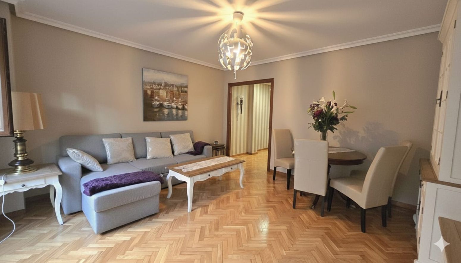 Sala d'estar de Pis de lloguer en Gijón  amb Parquet, Traster i Moblat