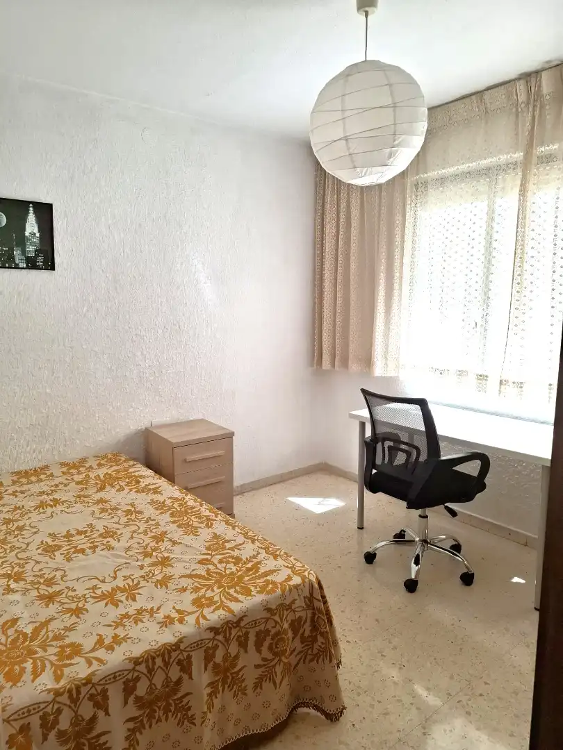 Habitación de Piso de alquiler en Murcia con Amueblado, Horno y Lavadora