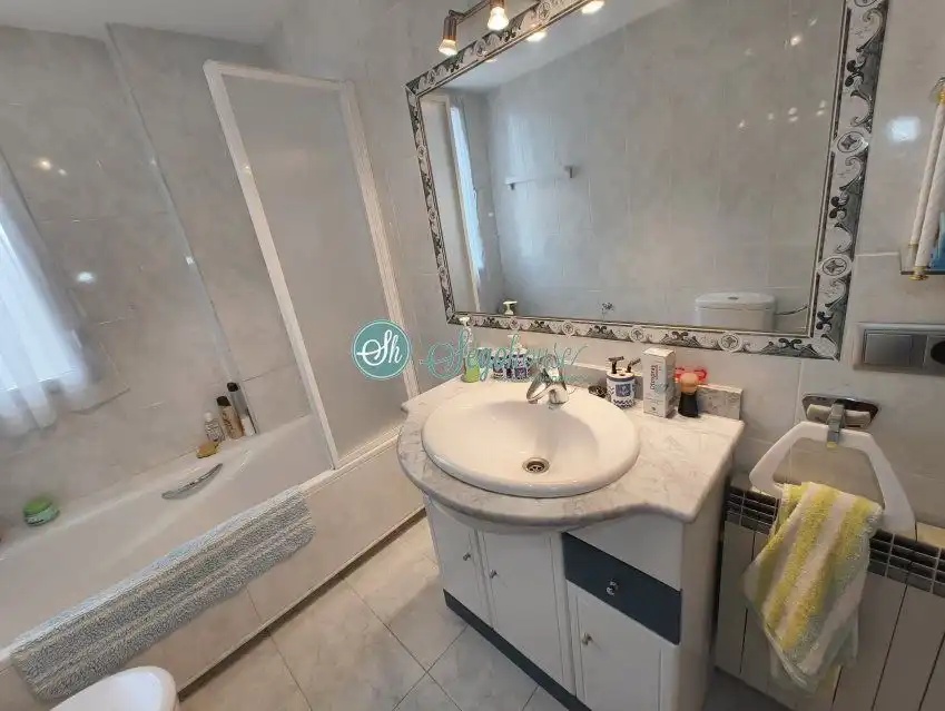 Bathroom of Flat for sale in Segovia  with Heating, Parquet flooring and Terrace