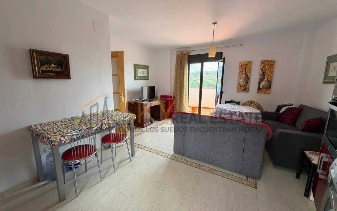 Living room of Flat for sale in Cuacos de Yuste  with Terrace, Storage room and Furnished