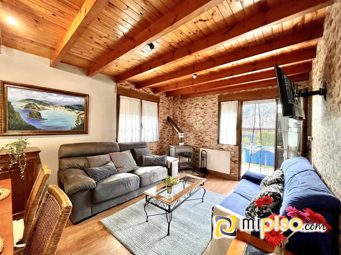 Sala d'estar de Casa o xalet en venda en Hazas de Cesto amb Calefacció