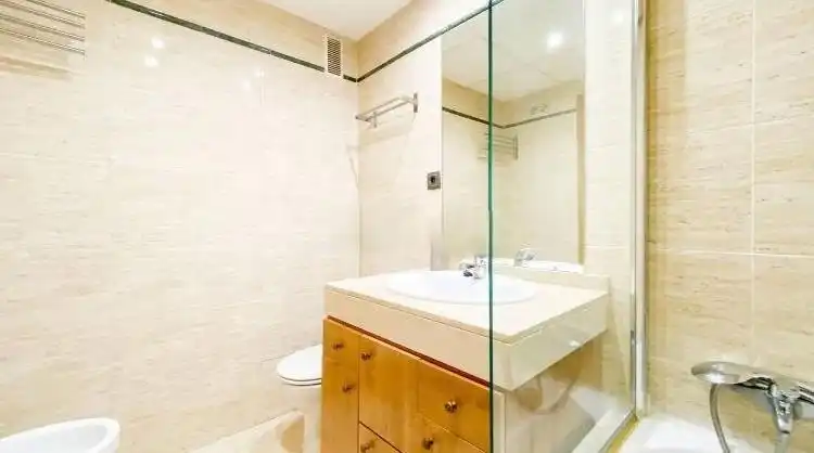 Baño de Piso en venta en Málaga con Aire acondicionado, Parquet y Piscina comunitaria