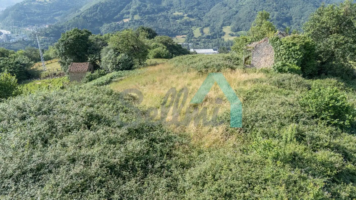 Casa o xalet en venda en Mieres (Asturias) amb Jardí privat i Terrassa