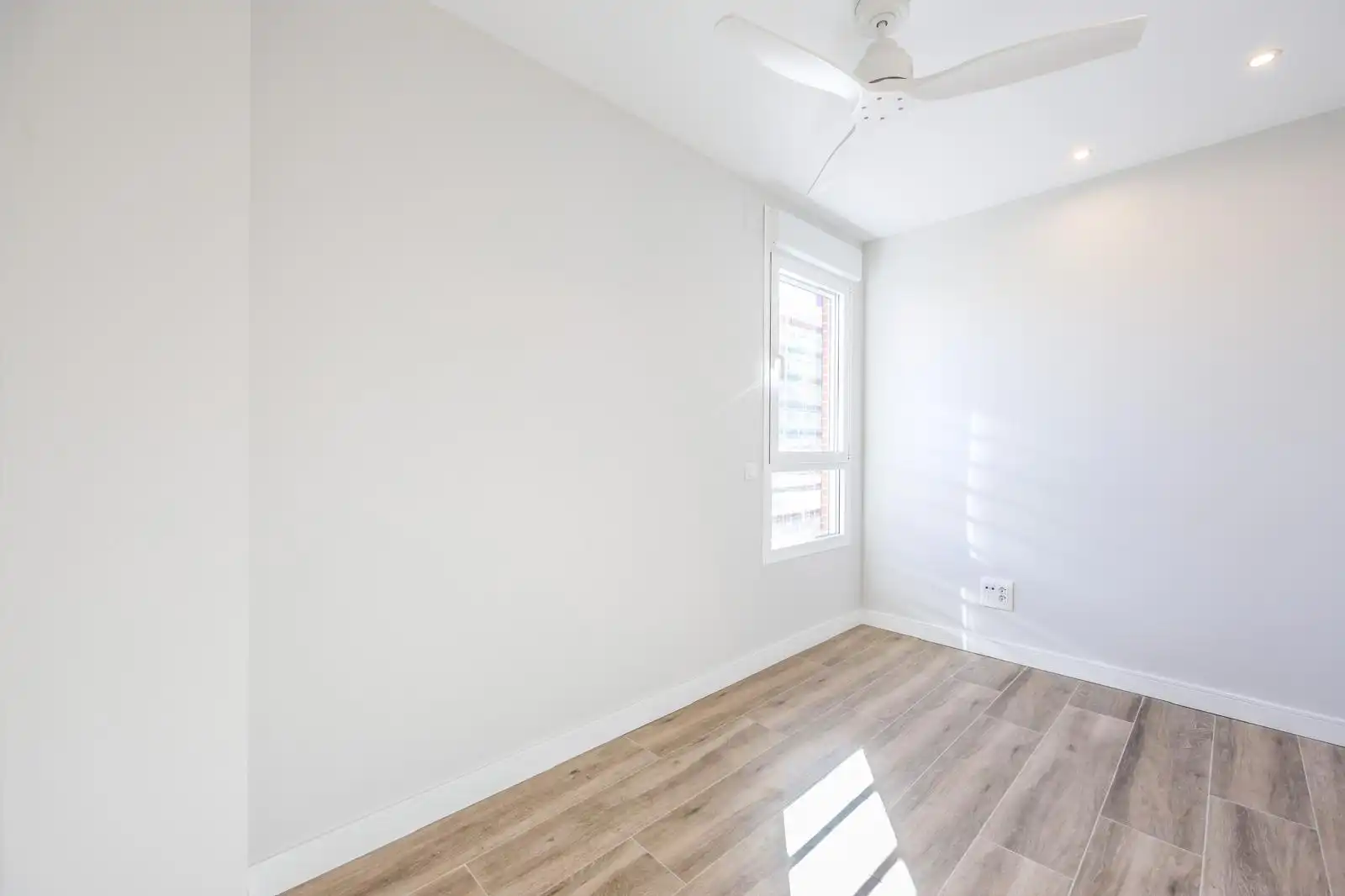 Bedroom of Flat for sale in Madrid  with Heating, Oven and Washing machine