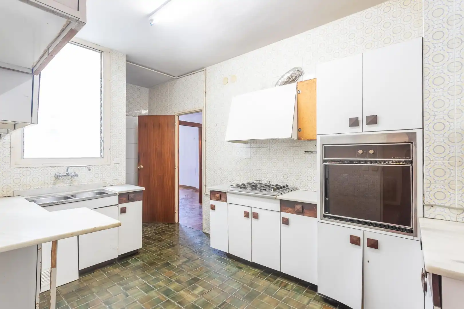 Cocina de Piso en venta en Barcelona con Calefacción, Parquet y Terraza