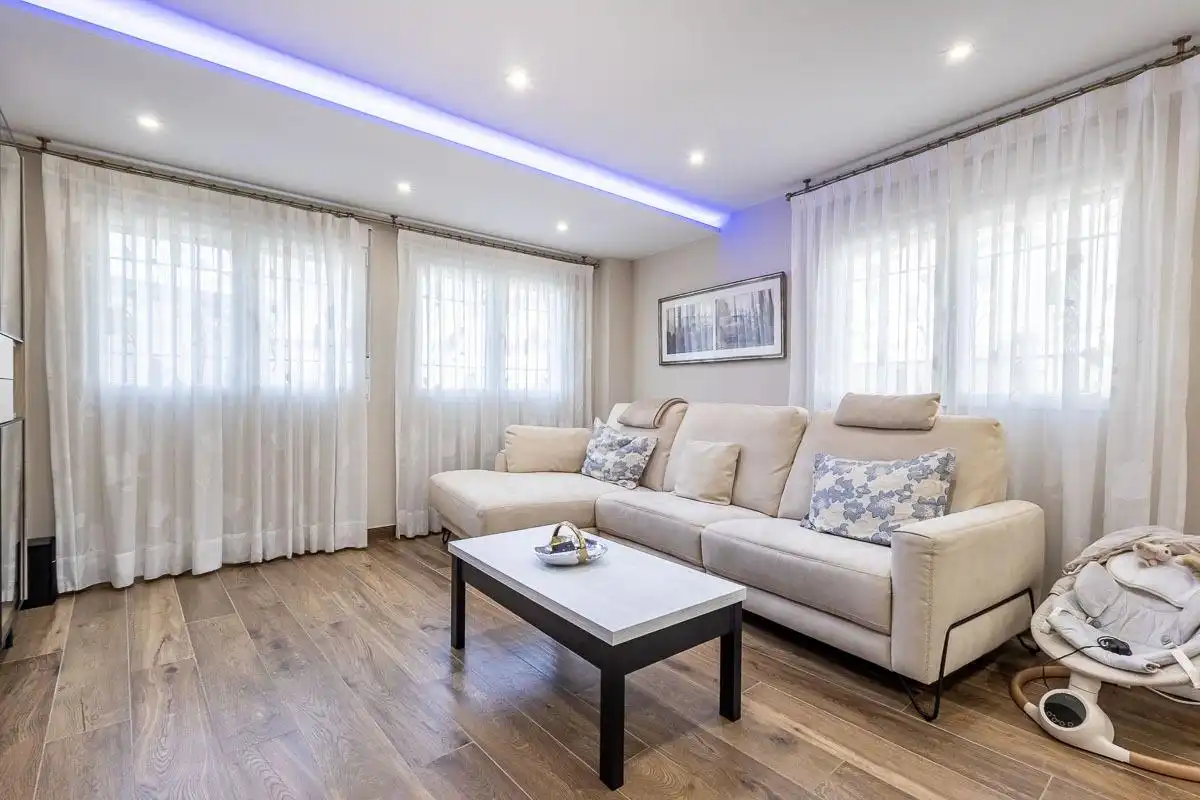 Wohnzimmer von Haus oder Chalet zum Verkauf in Peligros mit Klimaanlage, Heizung und Terrasse