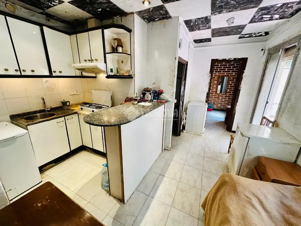 Cocina de Piso en venta en Barcelona con Balcón