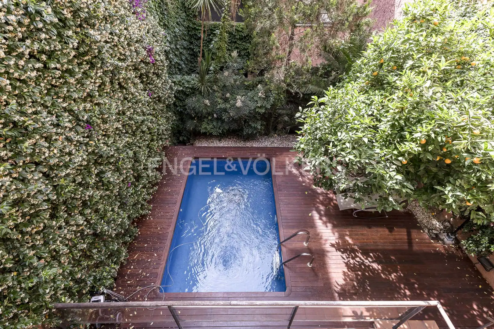 Swimming pool of Houses for rent in Barcelona  with Air Conditioner, Heating and Private garden