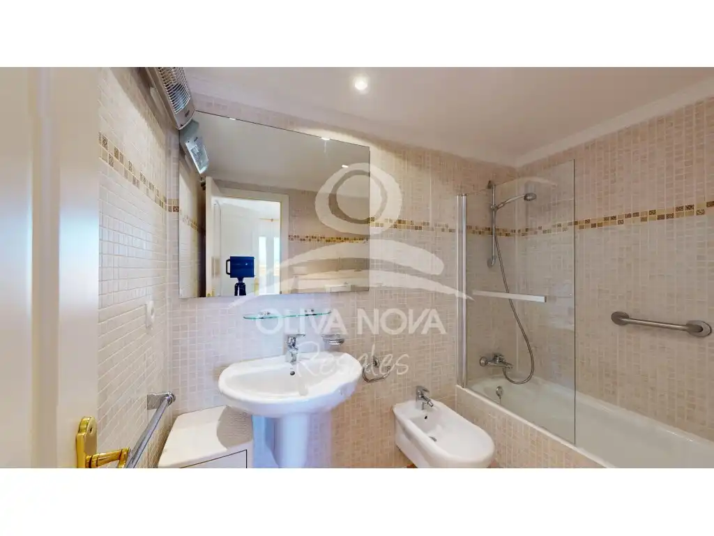 Bathroom of Apartments for sale in Dénia  with Terrace, Swimming Pool and Balcony