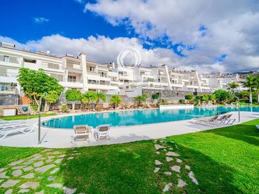 Apartament amb piscina en venda a Costa Adeje