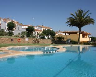 Piscina de Casa adosada de lloguer en Peñíscola / Peníscola amb Terrassa, Moblat i Forn