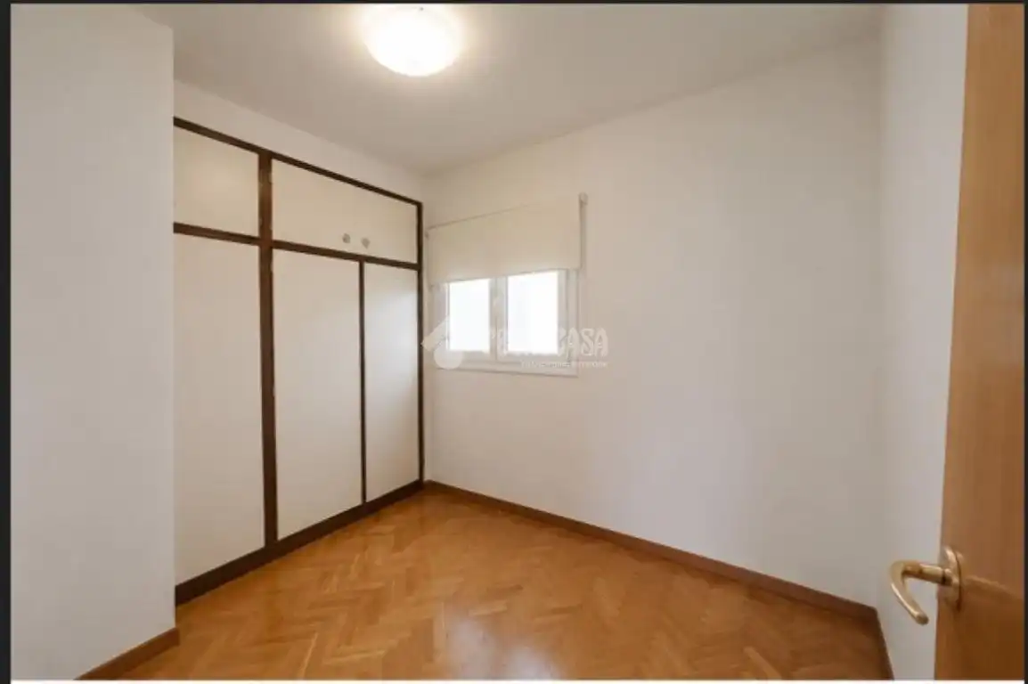 Habitación de Piso en venta en L'Hospitalet de Llobregat con Balcón