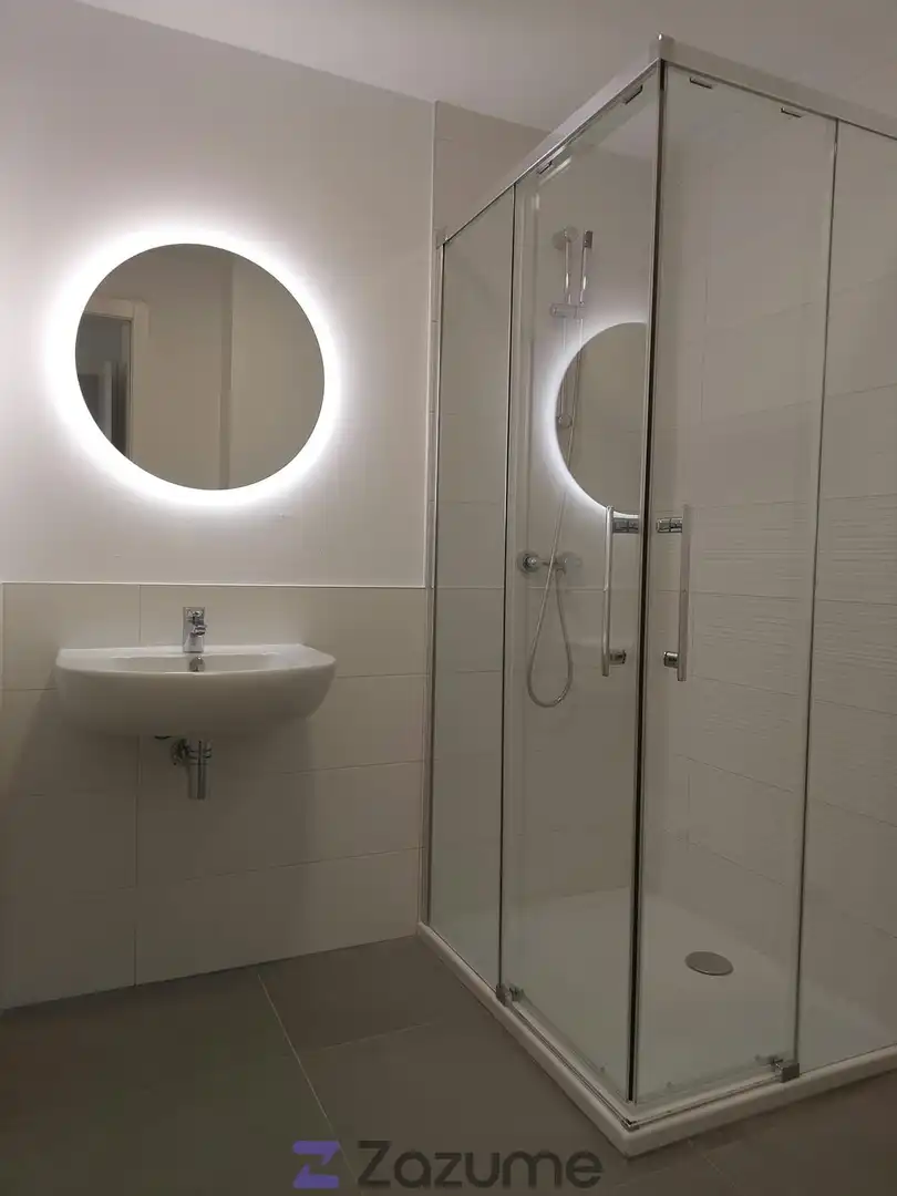 Badezimmer von Wohnung zur Miete in Dos Hermanas mit Klimaanlage, Heizung und Privatgarten
