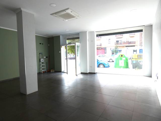 Local comercial en Venta en Vara de Quart