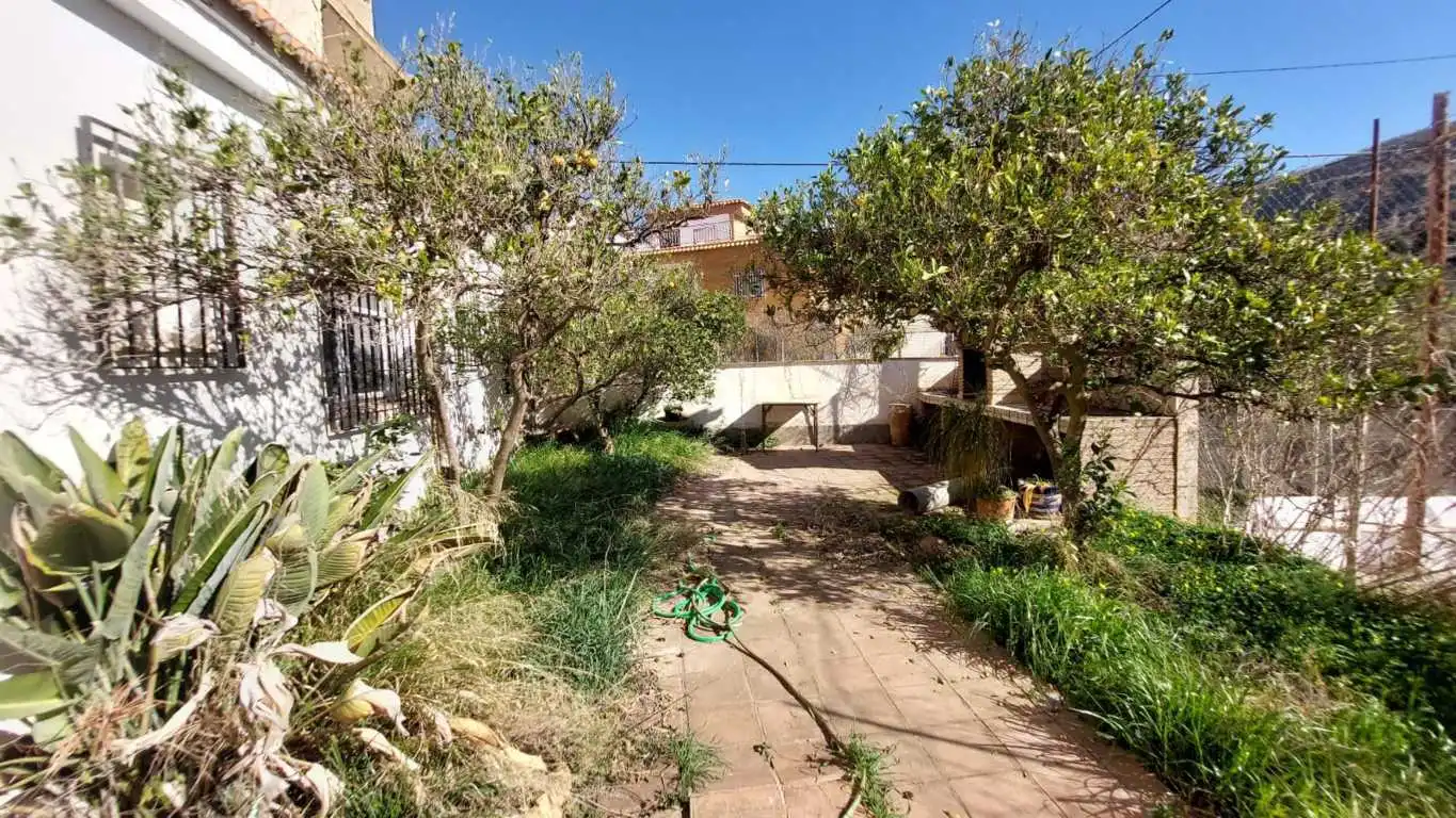 Residential for sale in Ugíjar