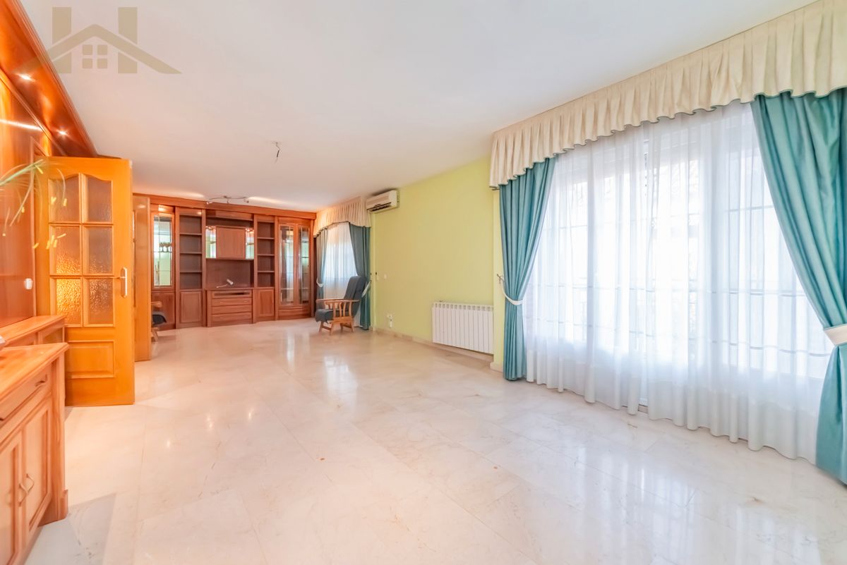 Sala de estar de Casa o chalet en venta en Parla con Aire acondicionado, Calefacción y Parquet