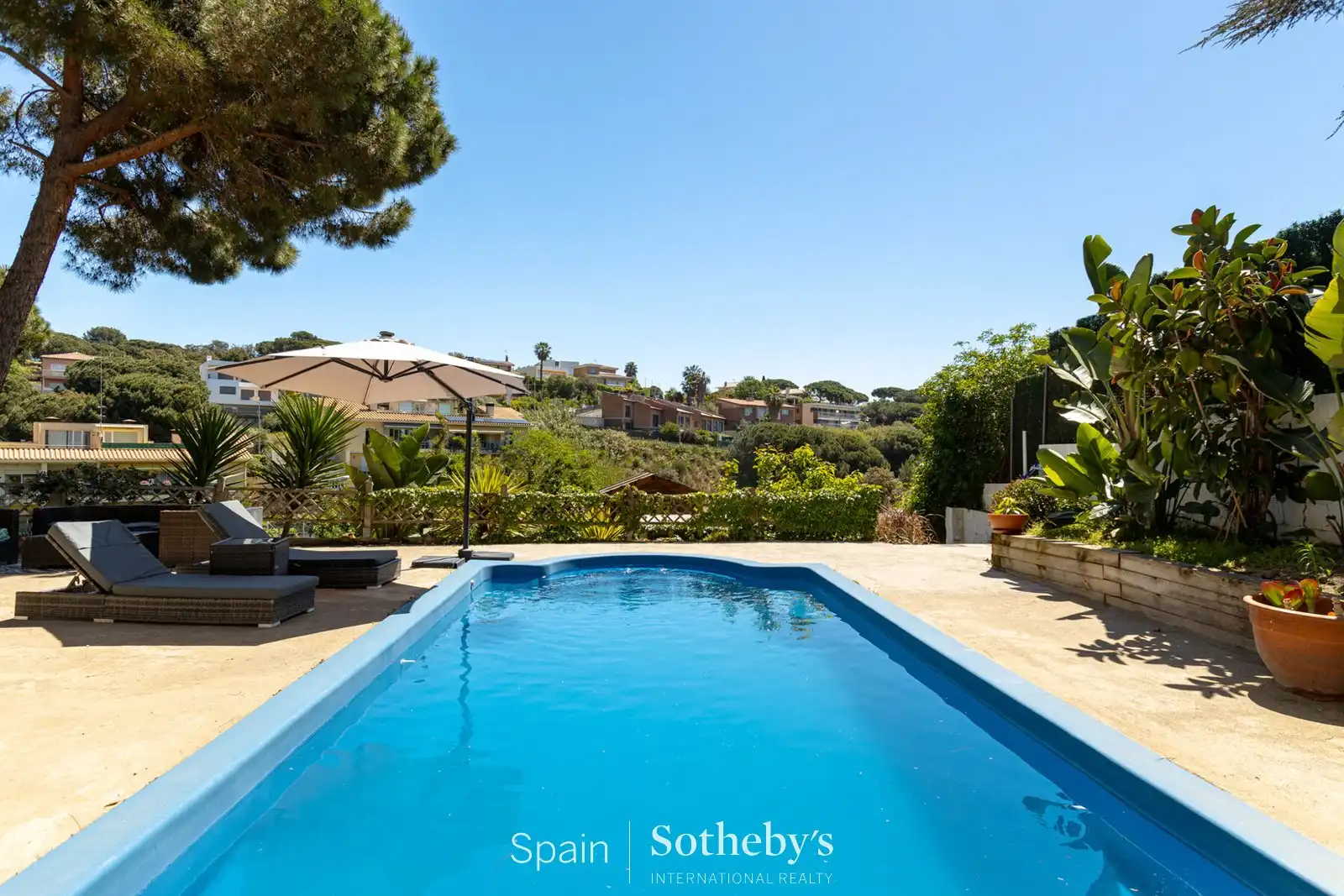 House with pool for sale in Carrer de Joan Colom i Agusti