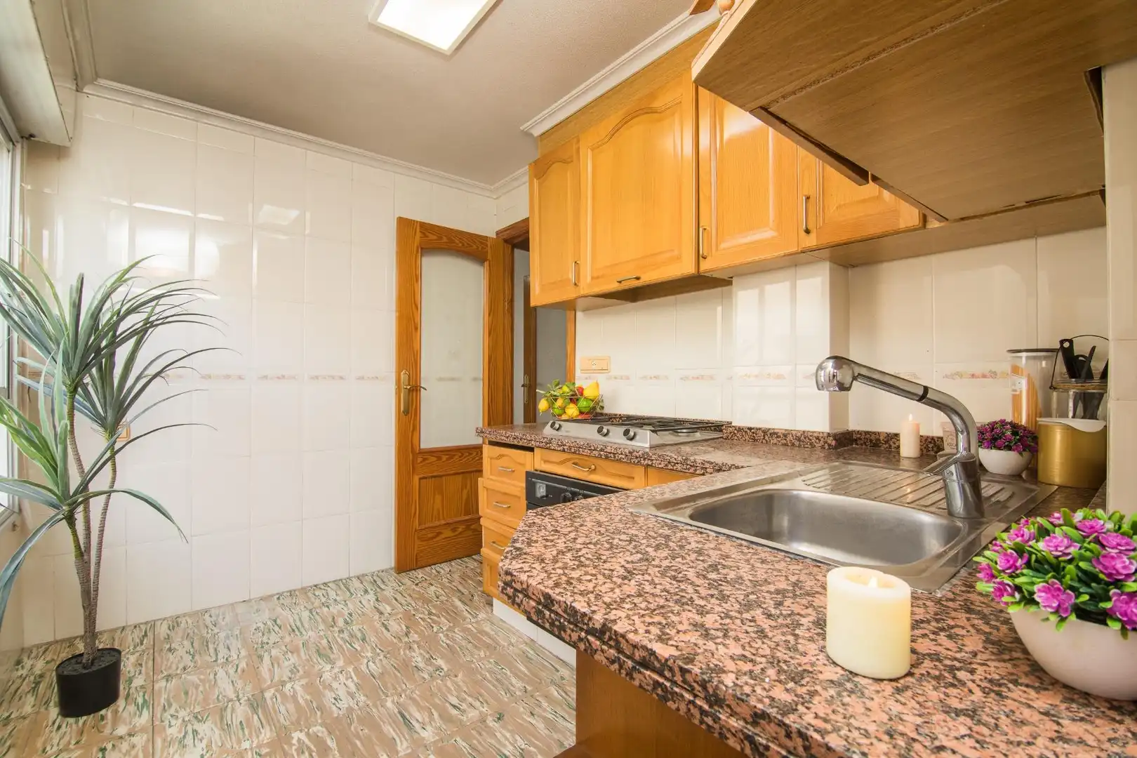 Kitchen of Flat for sale in Elche / Elx  with Balcony