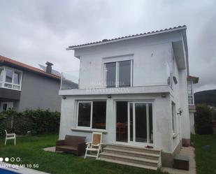 Vista exterior de Casa o xalet de lloguer en Vigo  amb Piscina