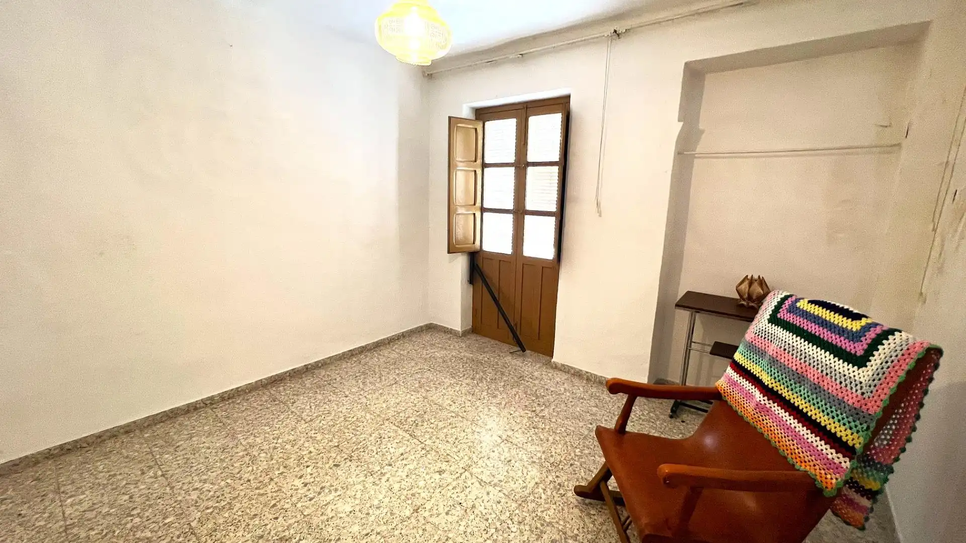 Einfamilien-Reihenhaus zum Verkauf in Padul mit Terrasse, Abstellraum und Möbliert
