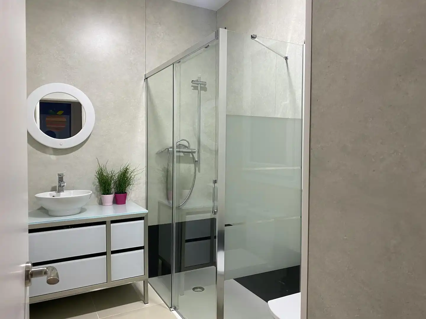 Bathroom of Flat for rent in Madrid  with Air Conditioner, Heating and Private garden
