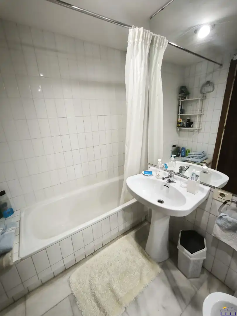 Baño de Apartamento en venta en Benalmádena con Aire acondicionado, Calefacción y Terraza