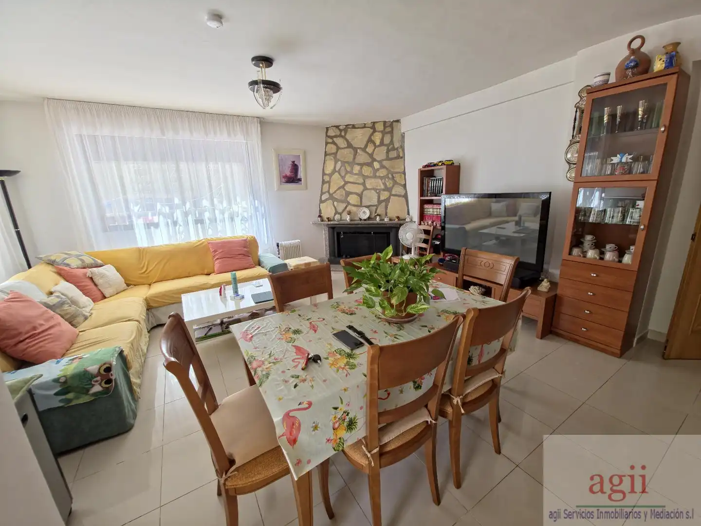 Sala d'estar de Casa o xalet en venda en Trillo amb Calefacció, Terrassa i Balcó