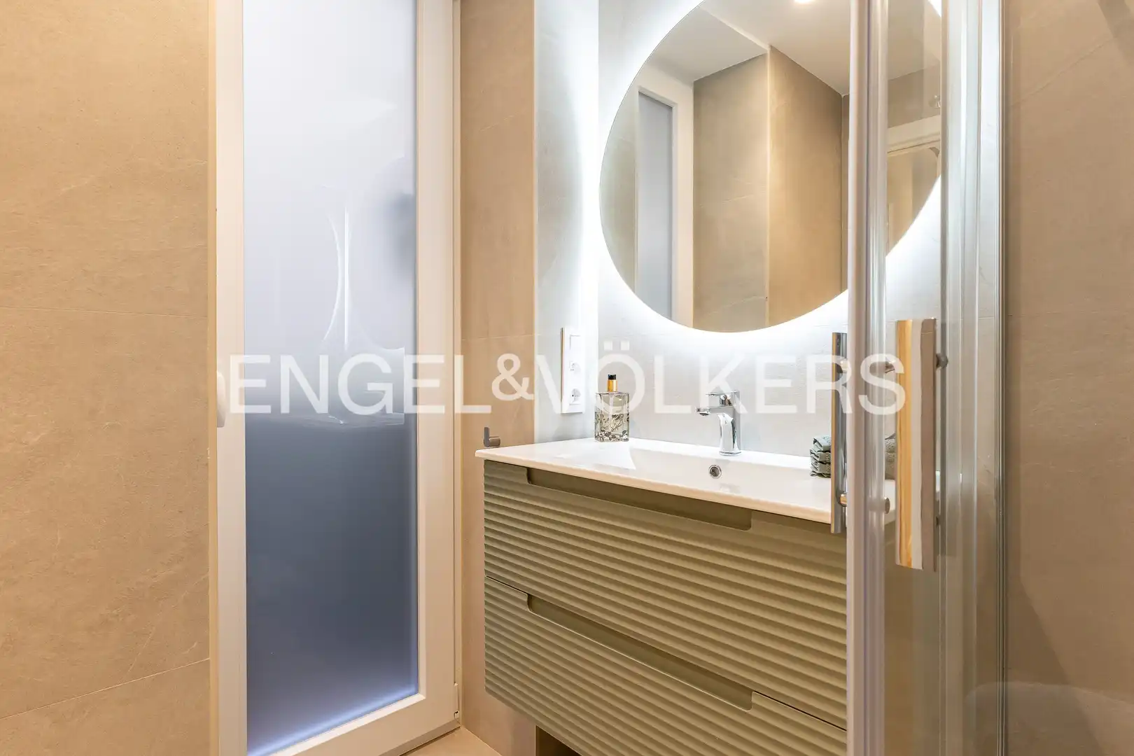 Baño de Piso en venta en Madrid con Aire acondicionado, Calefacción y Amueblado