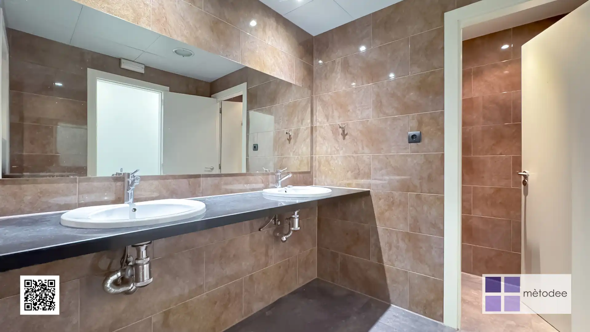 Badezimmer von Büro zur Miete in Esplugues de Llobregat mit Klimaanlage und Heizung