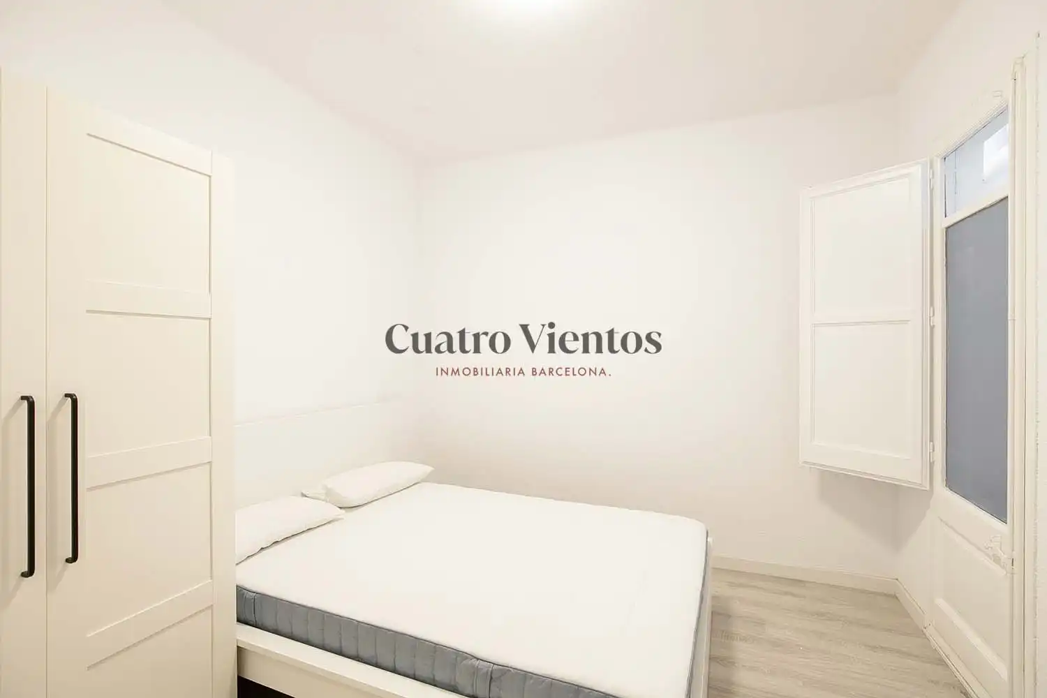 Habitación de Piso en venta en Barcelona con Aire acondicionado, Calefacción y Horno