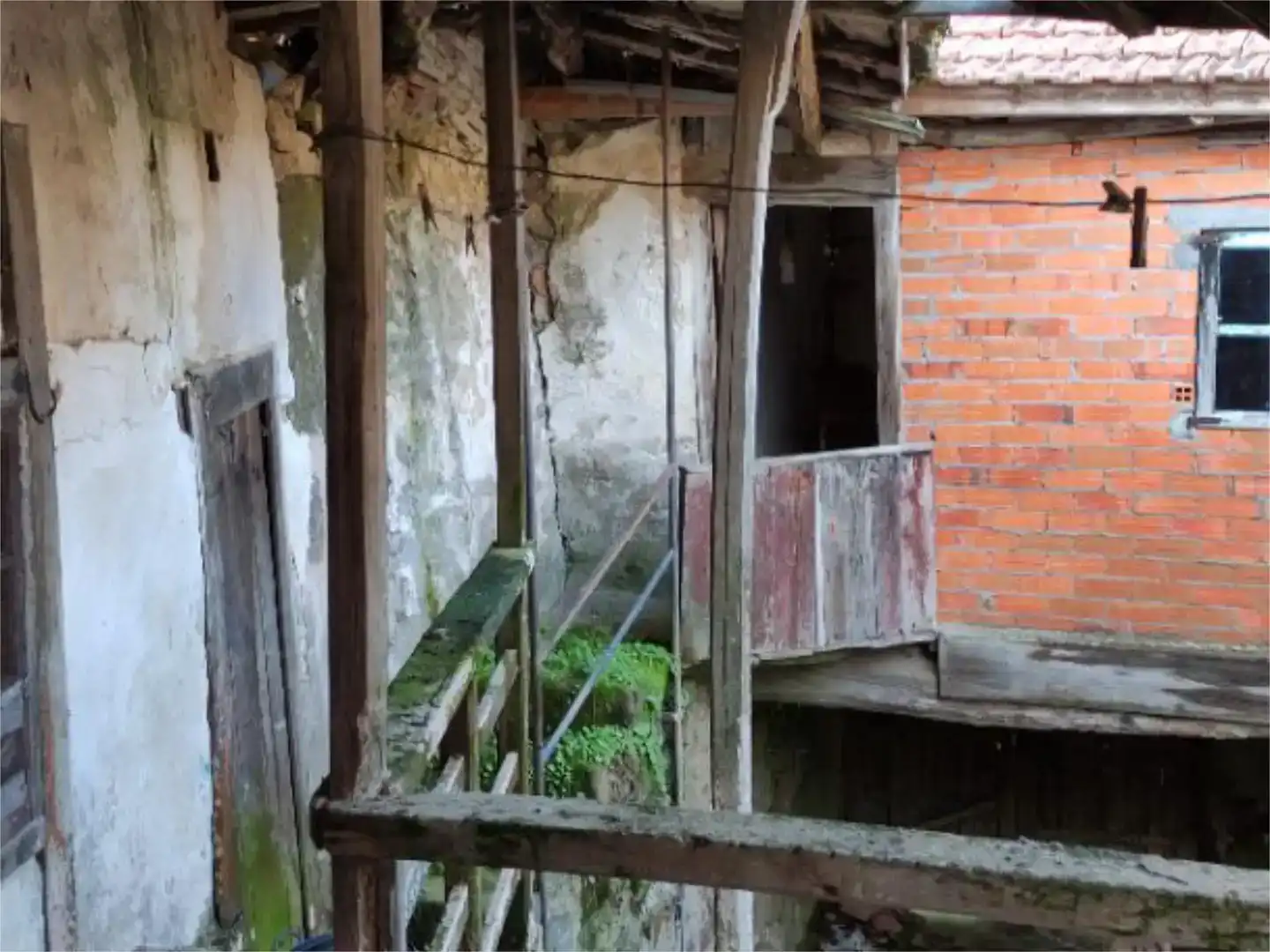 Vista exterior de Casa o xalet en venda en Rairiz de Veiga amb Balcó