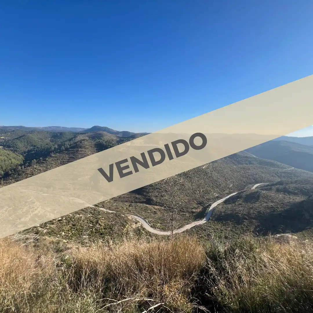 Terreny residencial en venda a Podencs 46L