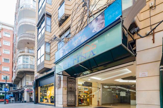 Local comercial en Venta en Plaza Cetina en La Catedral