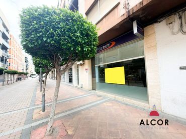 Locale commerciale in vendita a Puerto