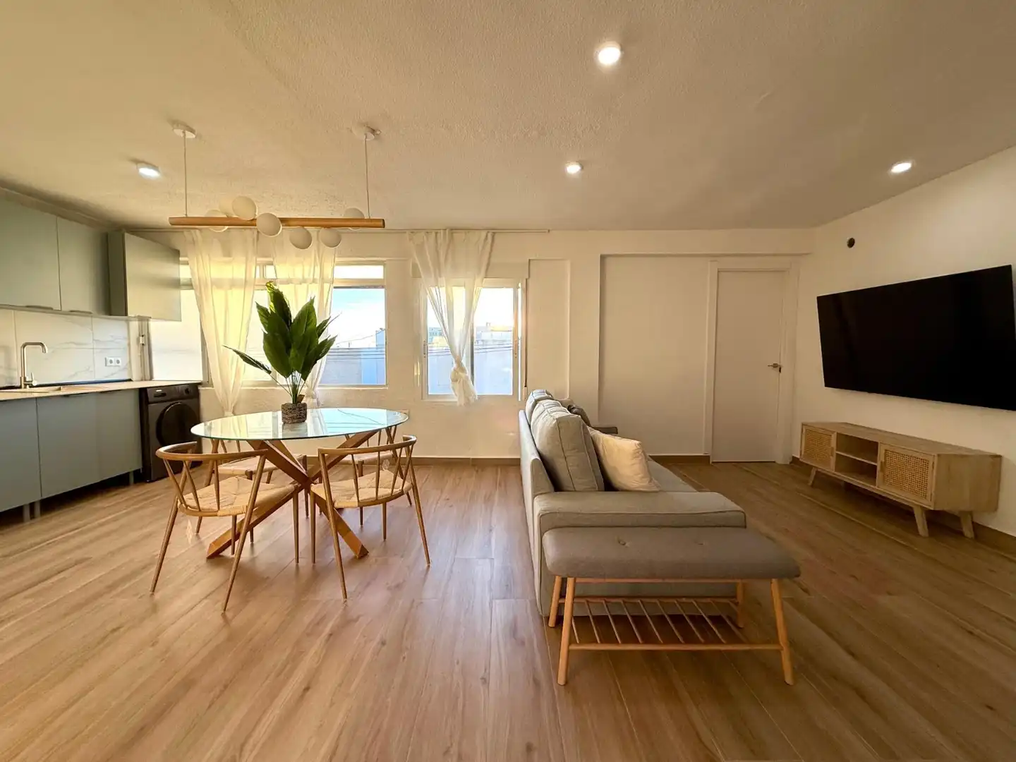 Sala de estar de Apartamento en venta en Catral con Lavadora, Microondas y TV