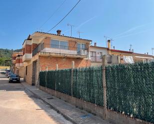 Vista exterior de Casa adosada en venda en Moià amb Calefacció, Jardí privat i Terrassa
