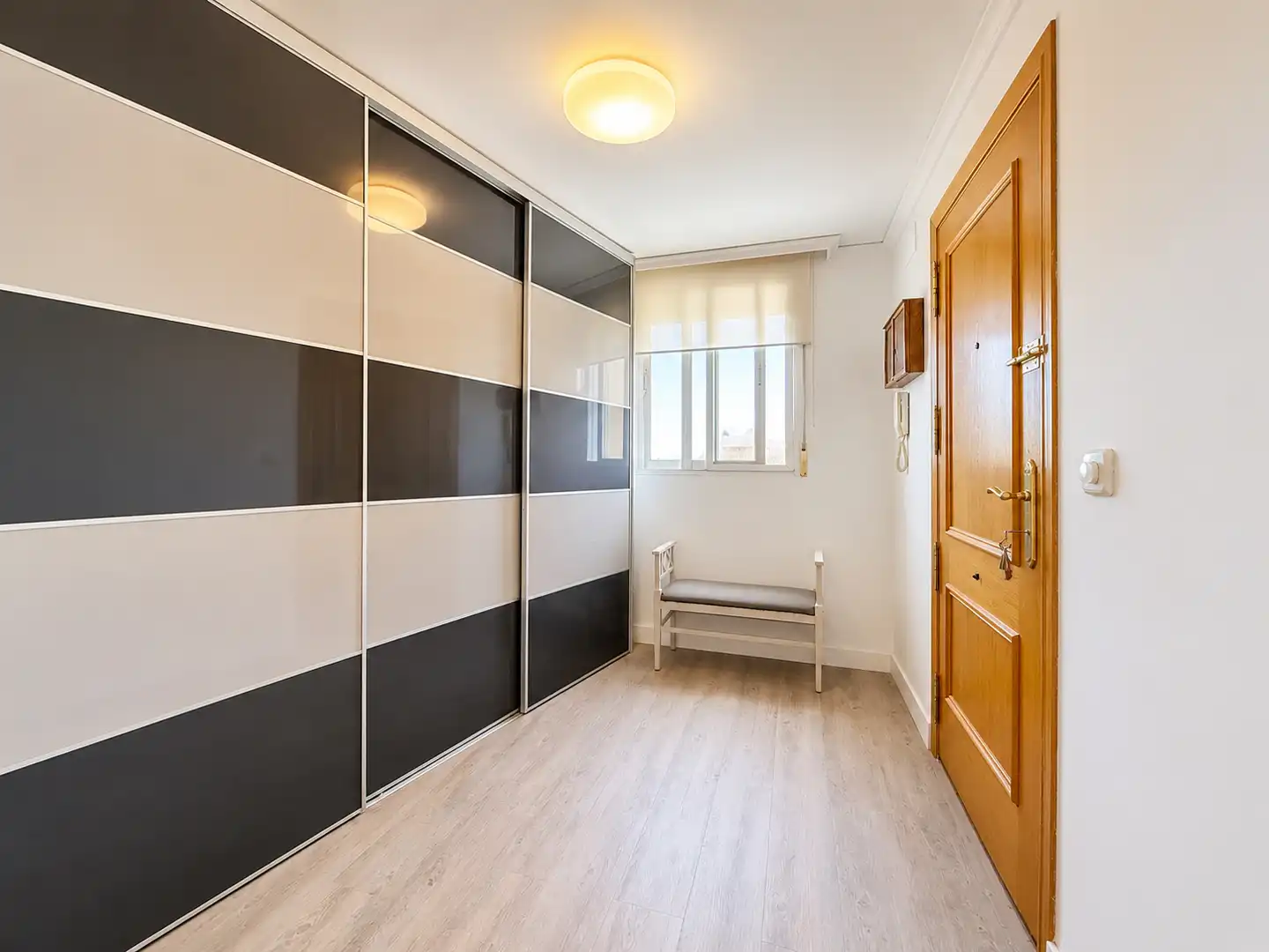 Bedroom of Flat for sale in La Pobla de Vallbona  with Air Conditioner, Furnished and Oven