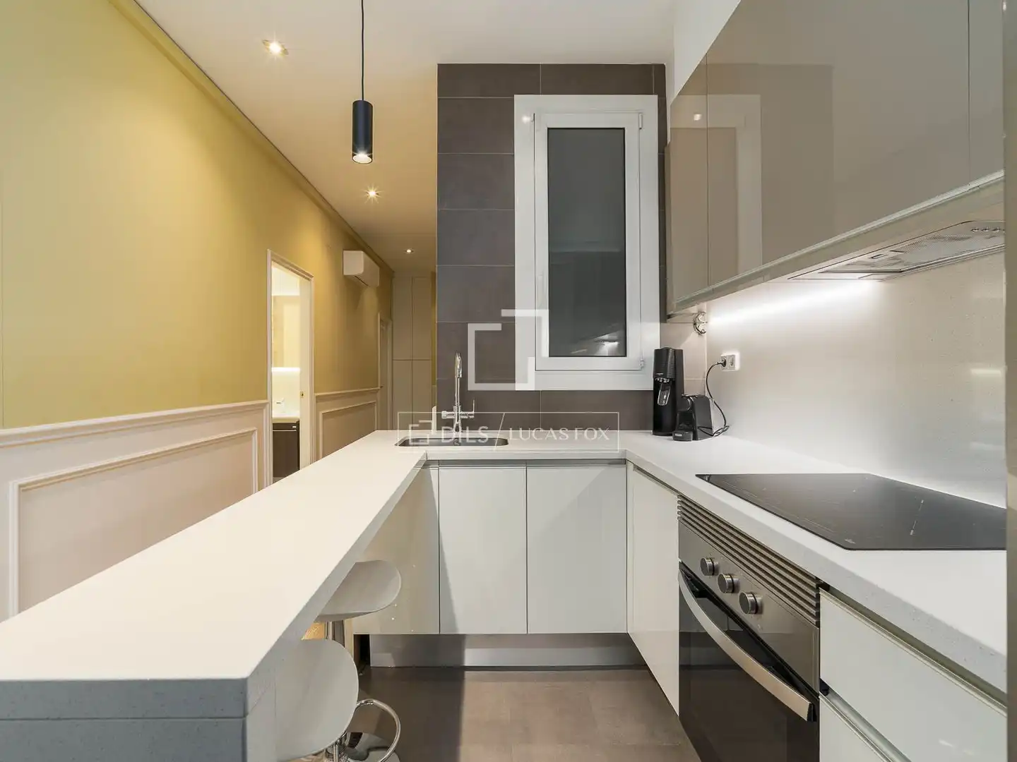 Cocina de Piso en venta en Barcelona con Aire acondicionado, Terraza y Amueblado