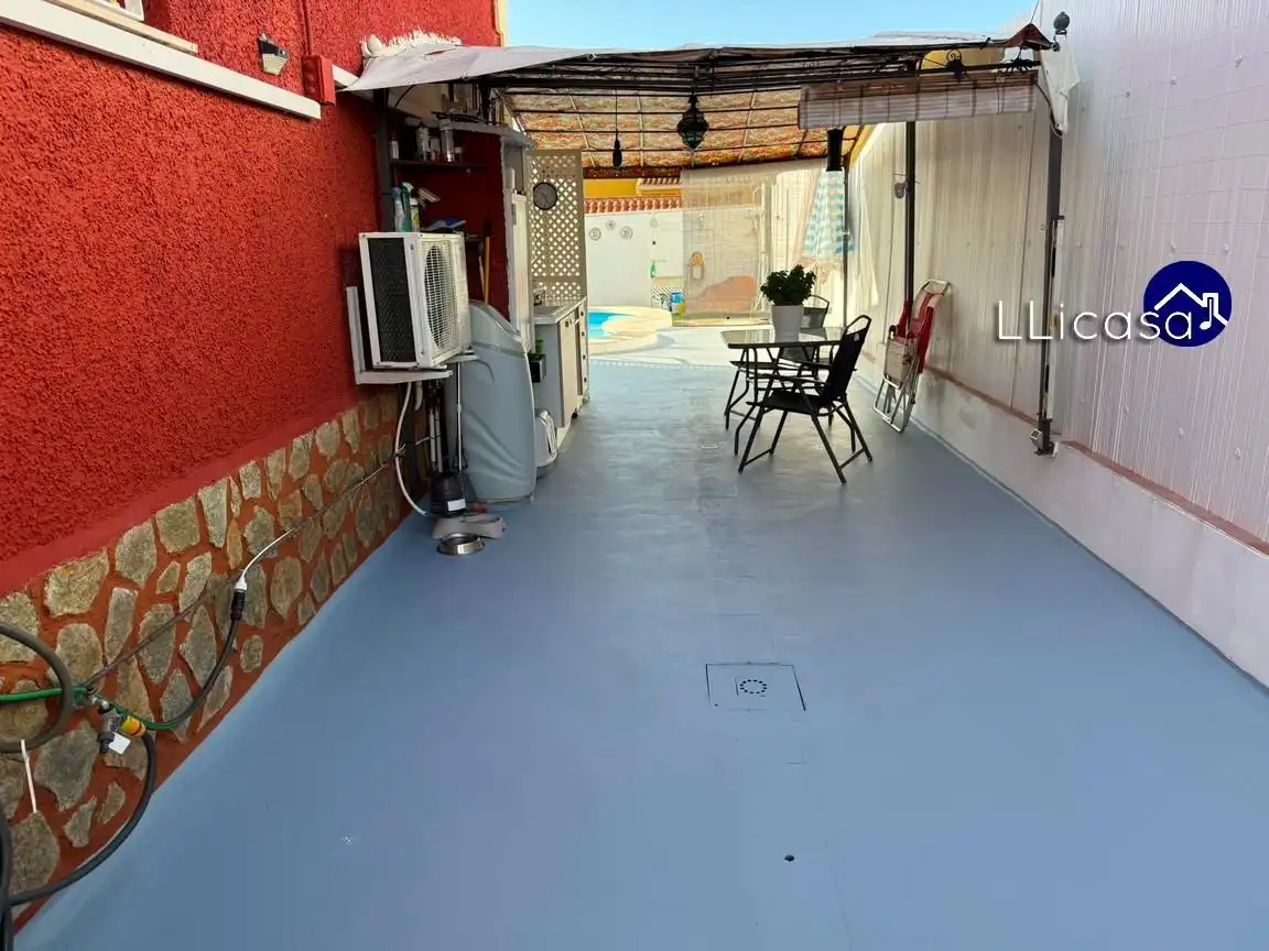 Terraza de Casa adosada en venta en La Pobla de Vallbona con Aire acondicionado, Jardín privado y Terraza