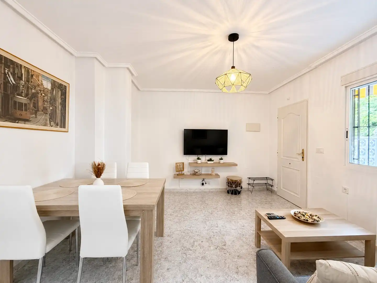 Sala de estar de Casa o chalet de alquiler en Torrevieja con Aire acondicionado, Terraza y Piscina