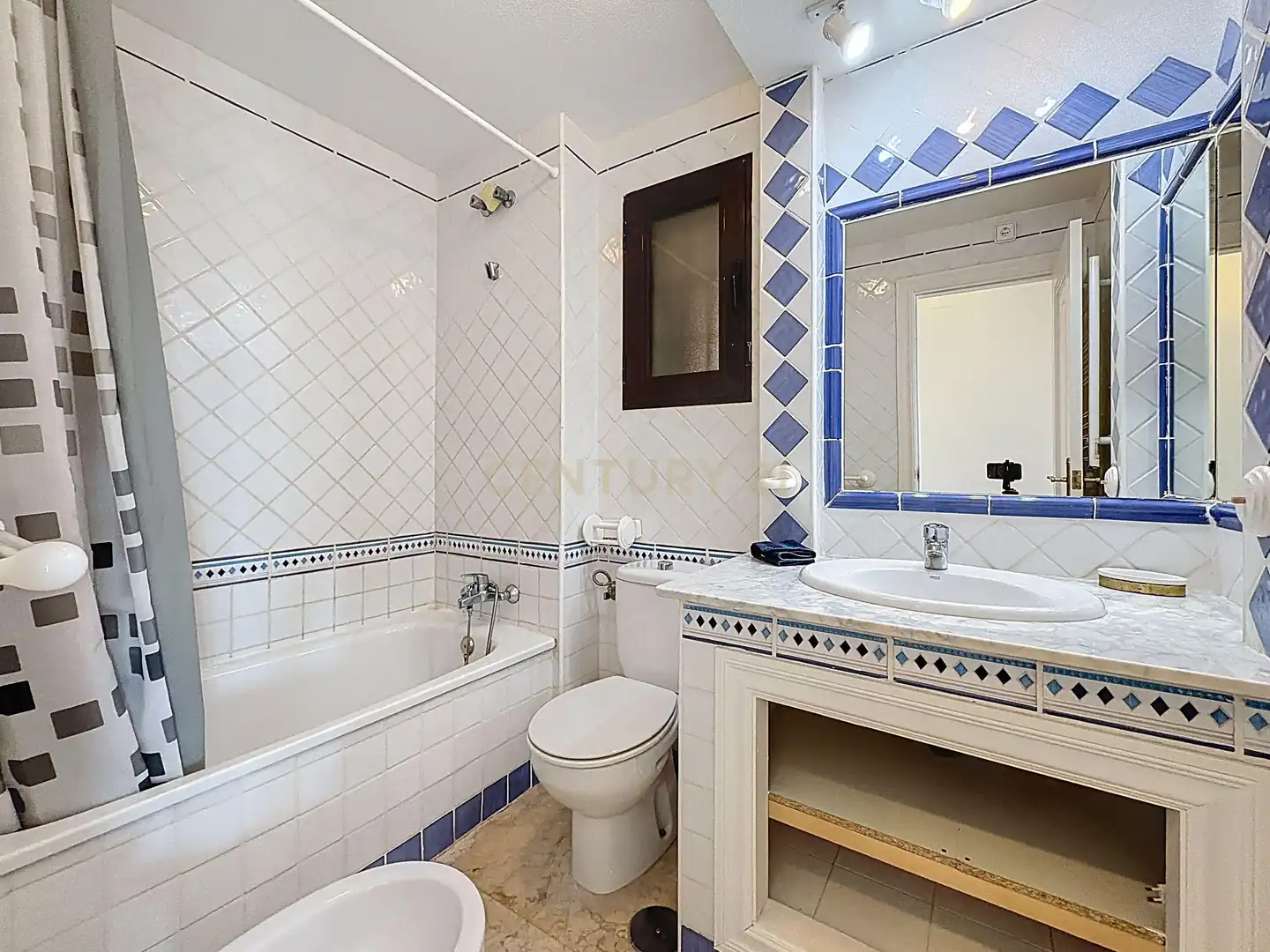 Bany de Apartament en venda en Orihuela amb Aire condicionat, Traster i Piscina comunitària