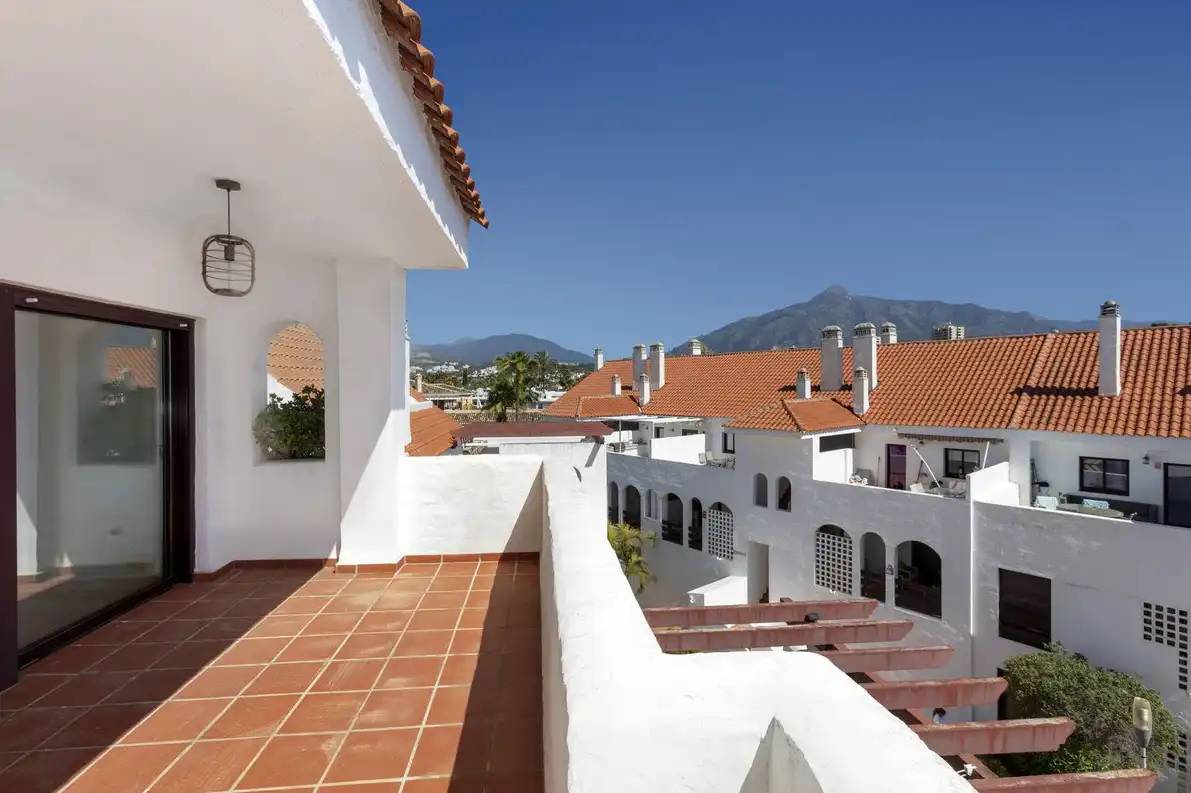 Vista exterior de Piso en venta en Marbella con Aire acondicionado, Jardín privado y Parquet