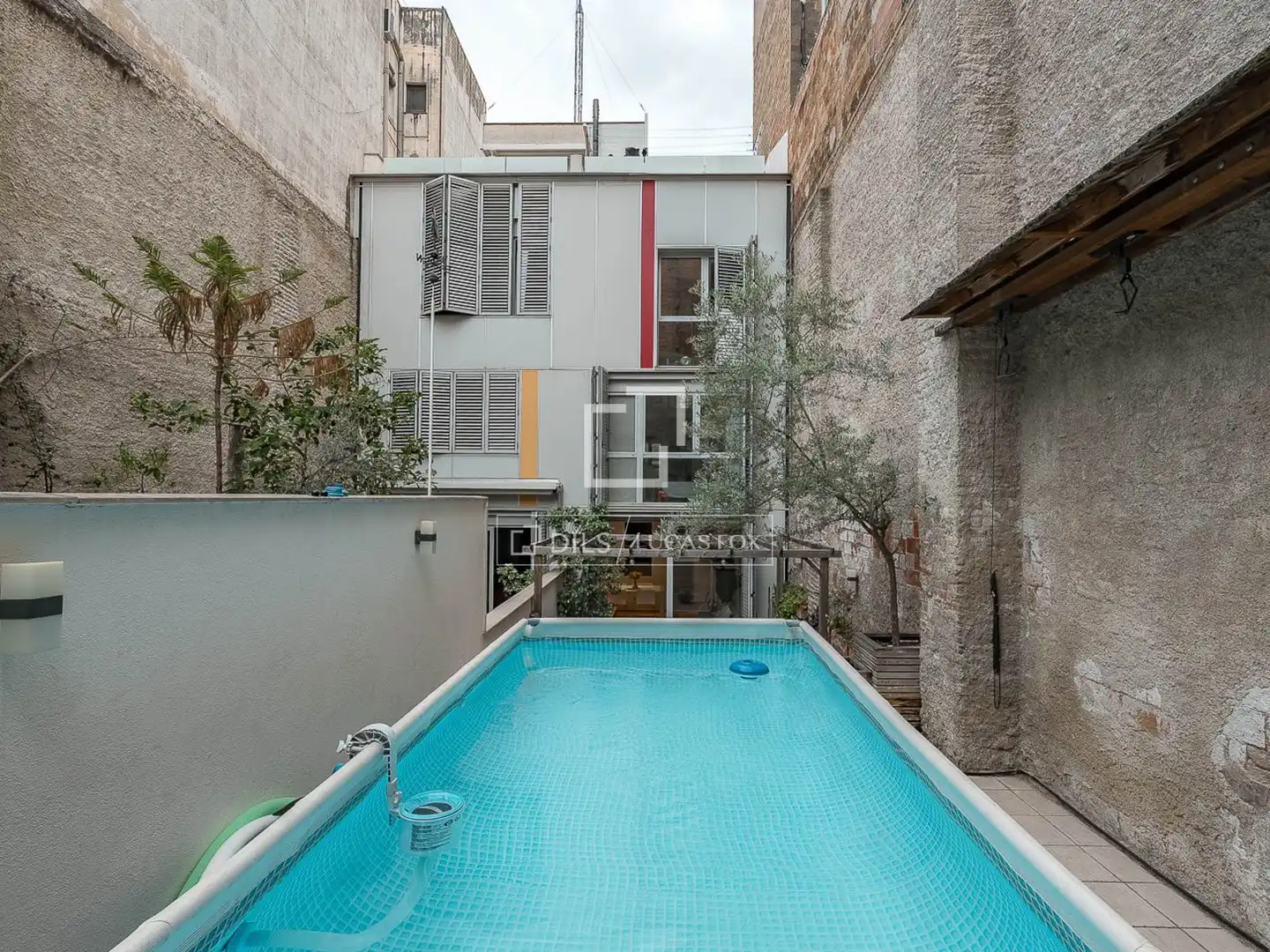 Piscina de Casa o xalet en venda en Barcelona amb Aire condicionat, Terrassa i Piscina