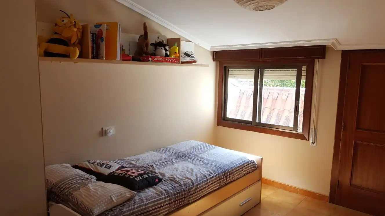 Schlafzimmer von Dachboden zum Verkauf in Nigrán