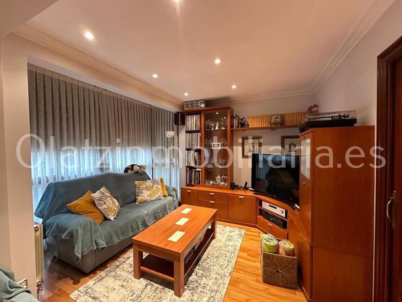 Sala d'estar de Pis de lloguer en Balmaseda amb Calefacció