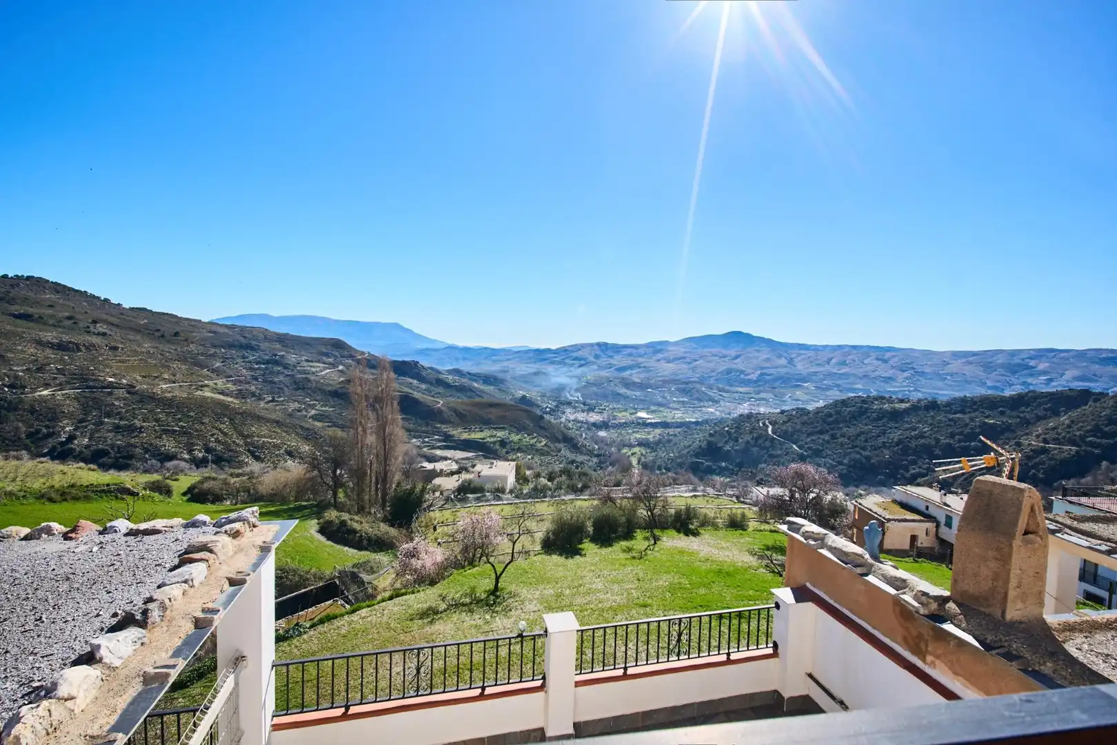 Jardí de Casa o xalet en venda en Bérchules amb Aire condicionat, Terrassa i Moblat