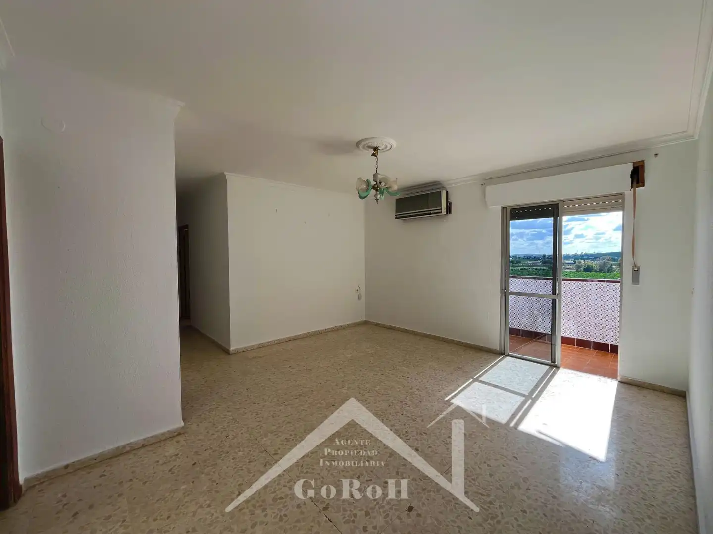 Sala d'estar de Pis en venda en Cantillana amb Aire condicionat, Terrassa i Traster