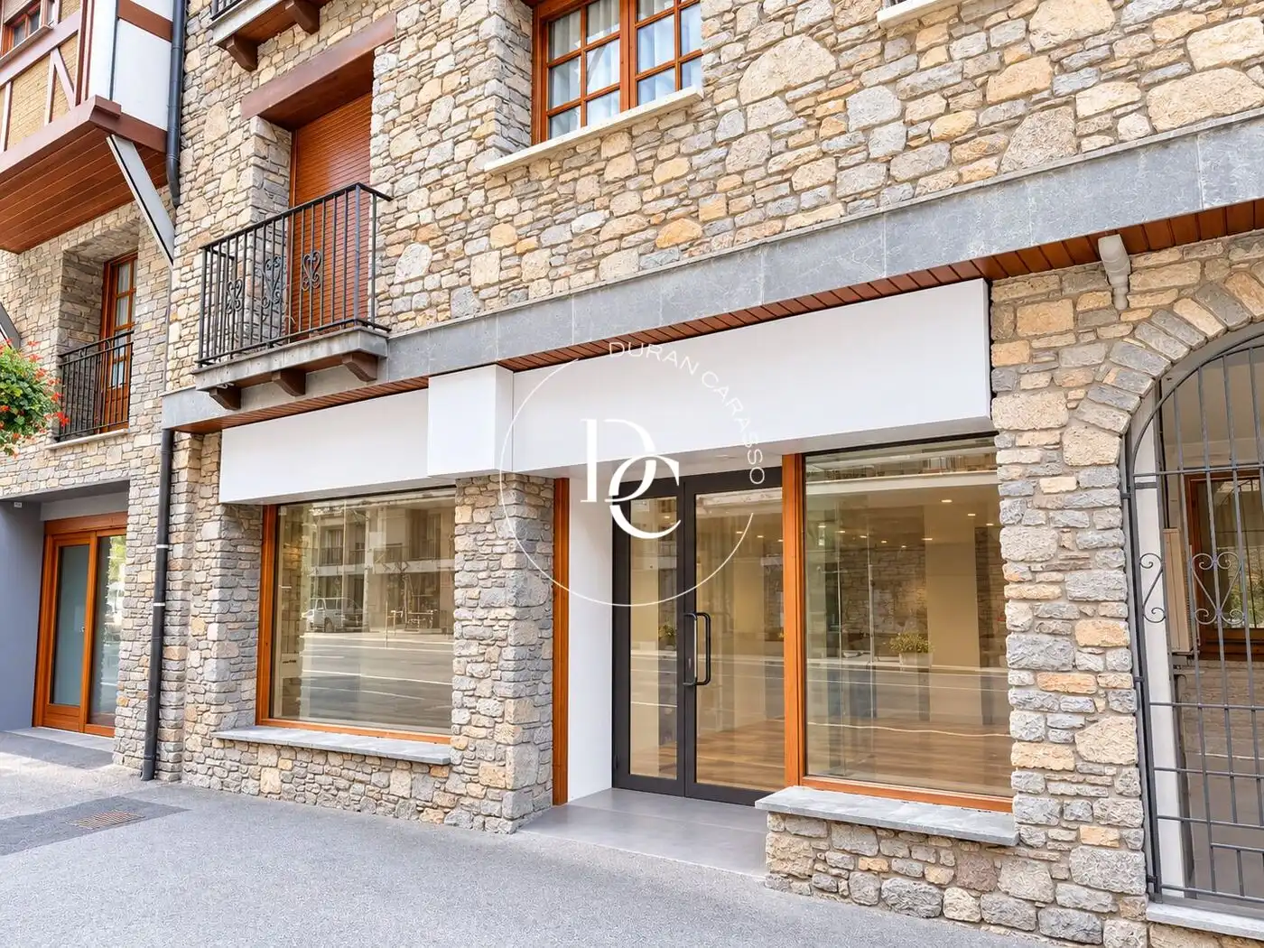 Local comercial de lloguer a Avinguda el Través